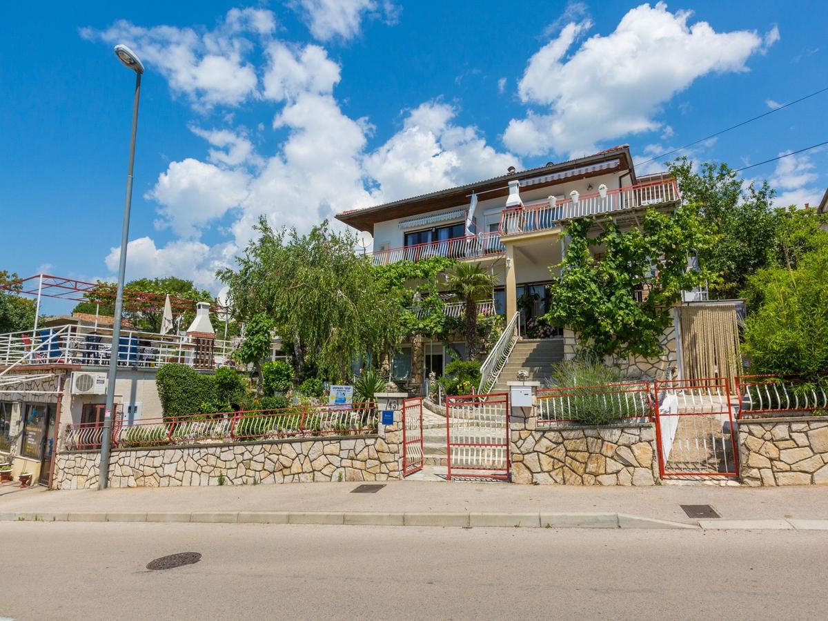 Apartments Susanne Нови-Винодолски Экстерьер фото